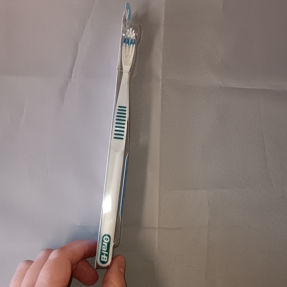 VTG 1996 Oral-B Indicator Toothbrush 42 Soft 40 Regular Angle New 90s GREEN - Picture 4 of 4